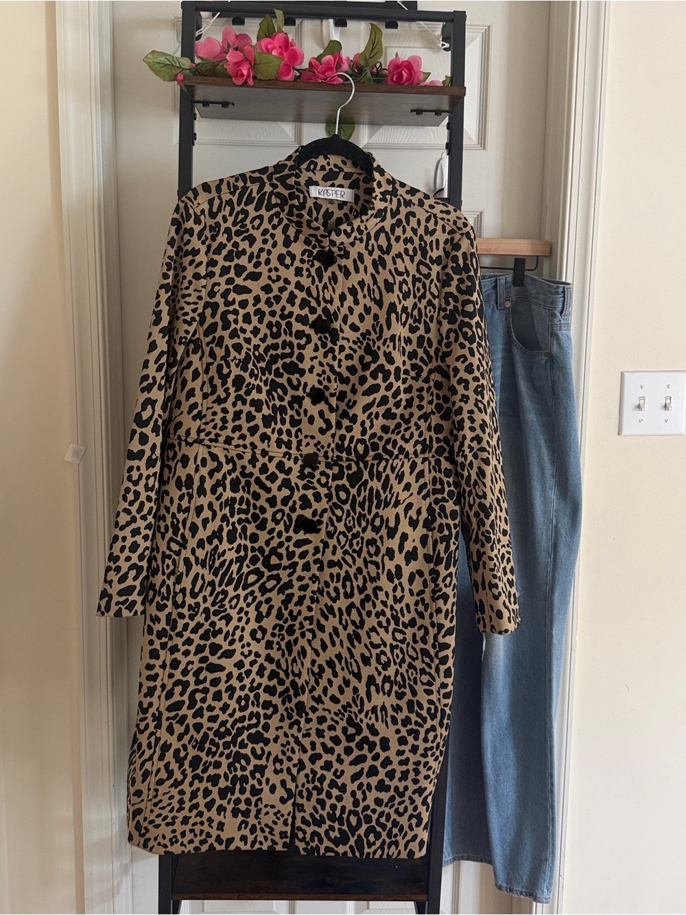 Kasper Leopard Print Trench Coat in Beige and Black